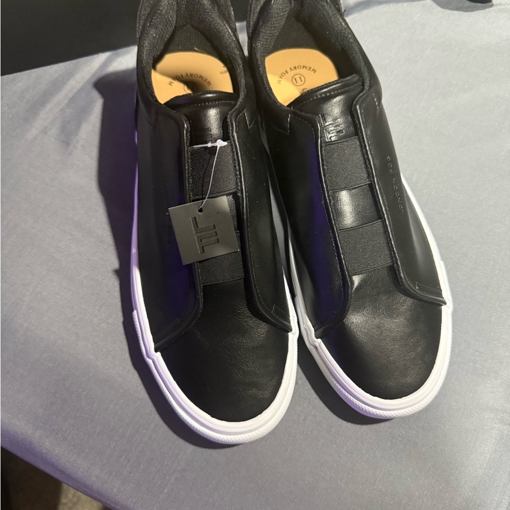 London Fog Black Memory Foam Sneakers